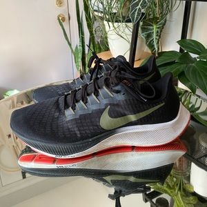 Air Zoom Pegasus 37 'Black Olive'